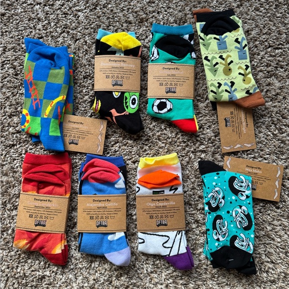 Awesome Socks Club - Crew - 8 Pairs - 2022-2023 - Size S/M - Picture 2 of 7